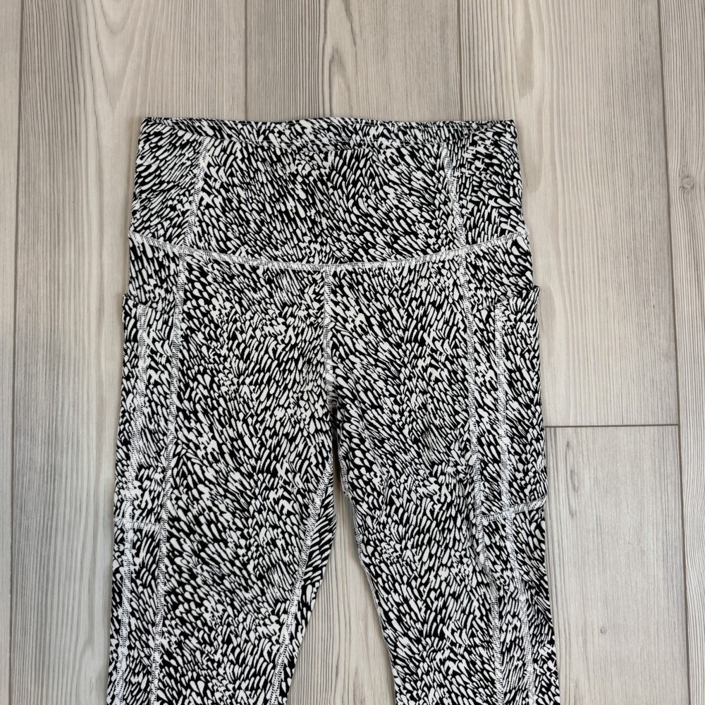 Athleta Medium Ultimate‎ Stash High Rise Textured 7/8 Tight 987267 Printed - Picture 2 of 9